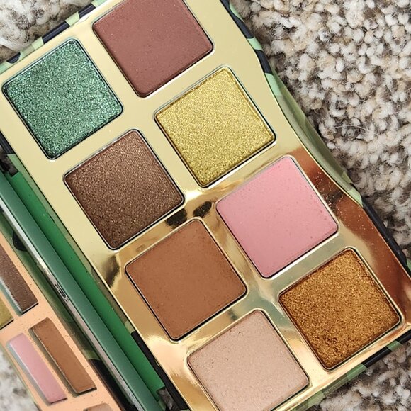 Too Faced: Eye Shadow Palette: Major Love - Picture 3 of 5